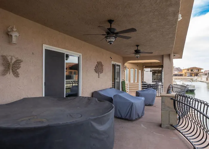Apache Fyre, Canal Front Dock, Moovlaya Keys Holiday home Parker