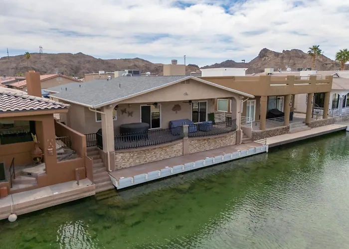 Apache Fyre, Canal Front Dock, Moovlaya Keys * Parker